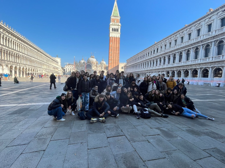 Tutti gli studenti in piazza San Marco a Venezia
