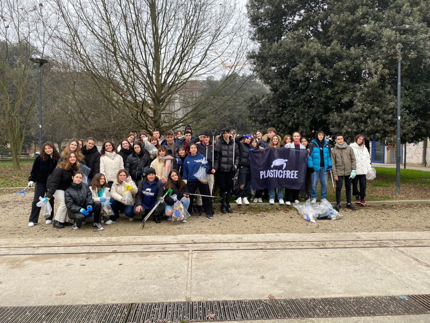 Progetto di raccolta dei rifiuti nei dintorni della scuola